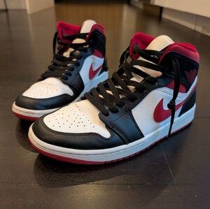 Nike Air Jordan 1 Mid Dunks